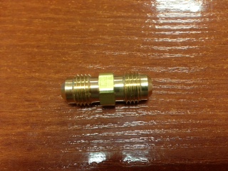 Штуцер латунный HP 3/8"